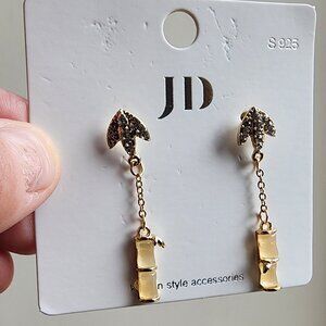 NWT JD Gold Tone Drop Dangle Earrings